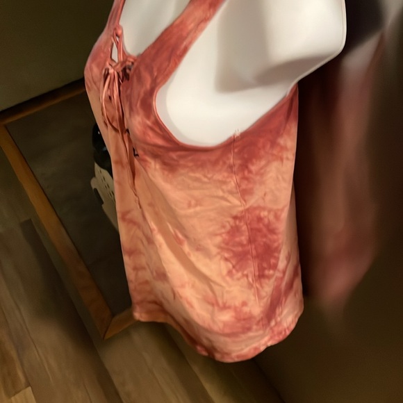 VS PINK Acid WashTank 🩷 - Picture 12 of 15